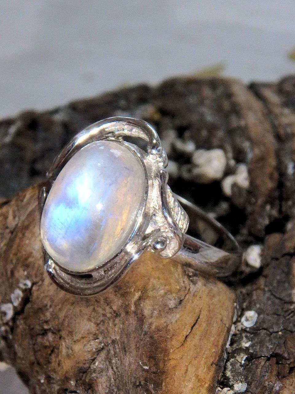 Delightful Royal Blue Flash Rainbow Moonstone Ring in Sterling Silver (Size 9)