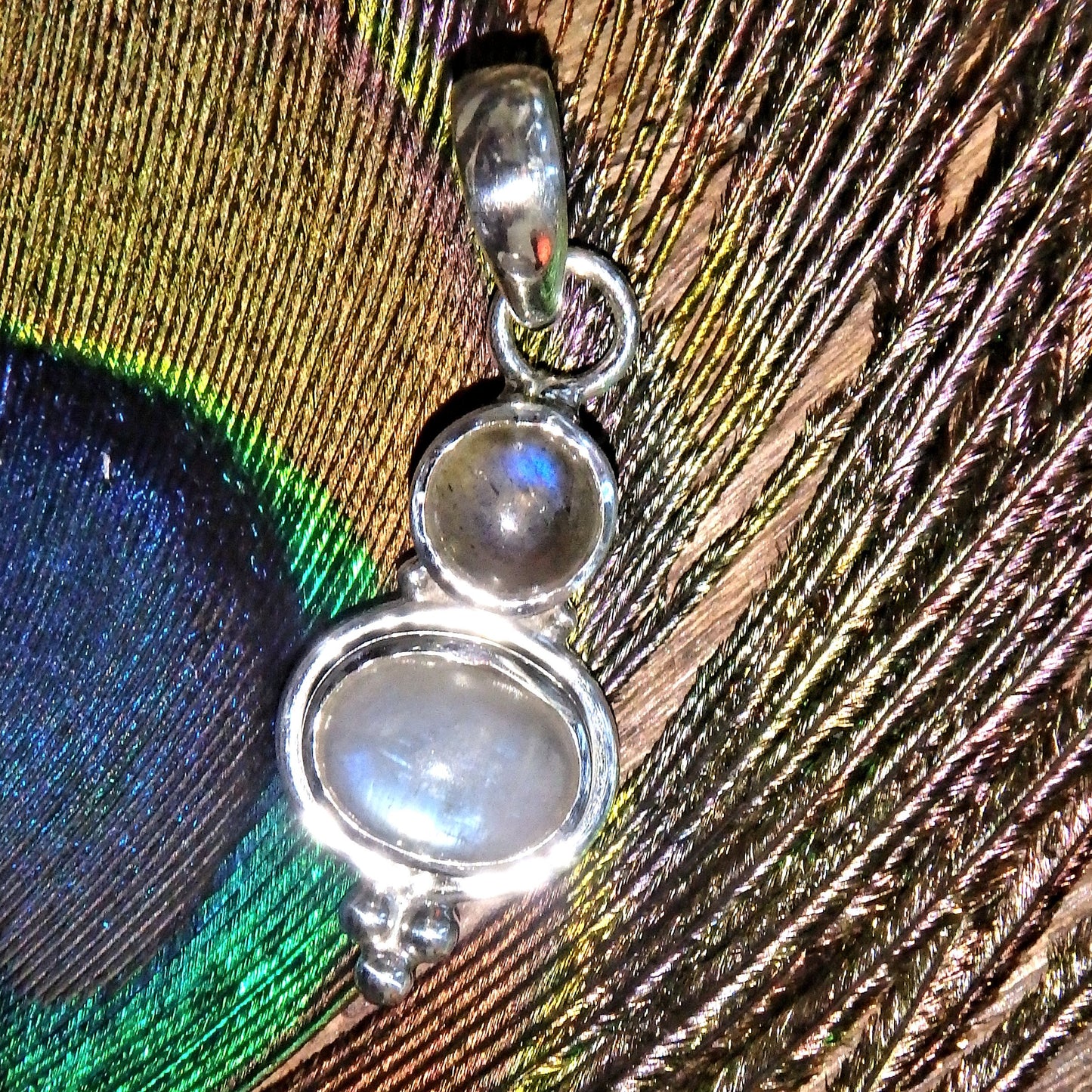 Pretty Dainty Rainbow Moonstone & Labradorite Pendant in Sterling Silver (Includes Silver Chain) 2