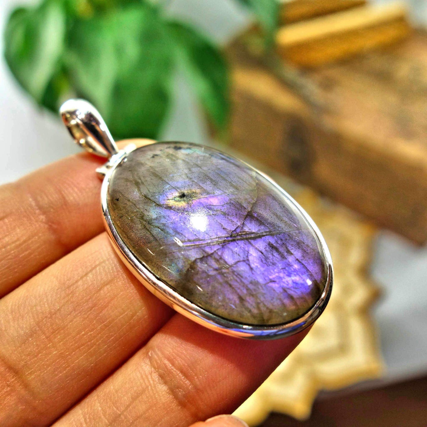 Rare! Pretty Purple & Blue Flashes Labradorite Pendant in Sterling Silver (Includes Silver Chain)