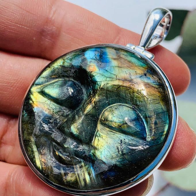 Amazing Tranquil Moon Goddess Face Labradorite Sterling Silver Pendant (Includes Silver Chain) #5