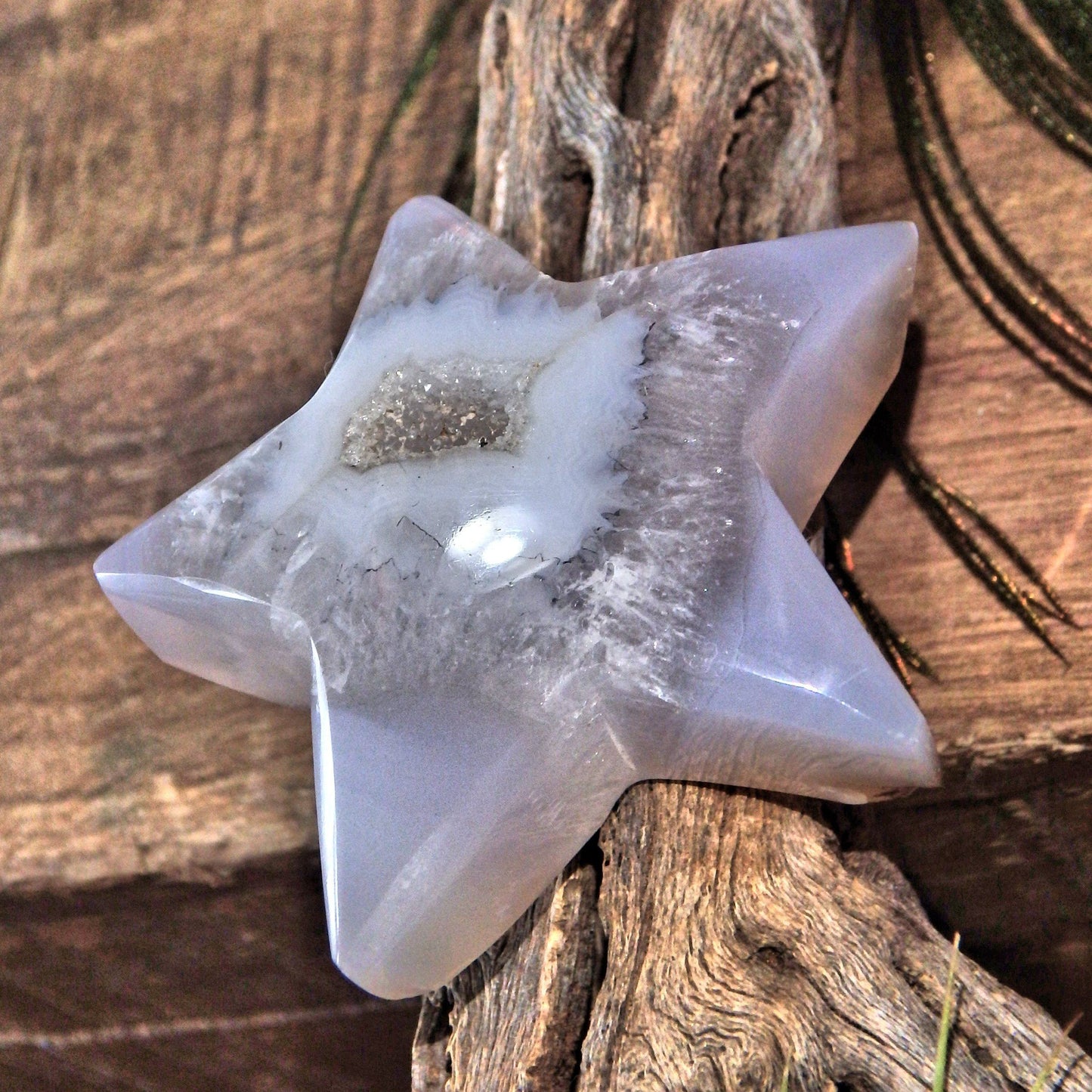  Cute Quartz Geode & Agate Star Carving (Reduced)