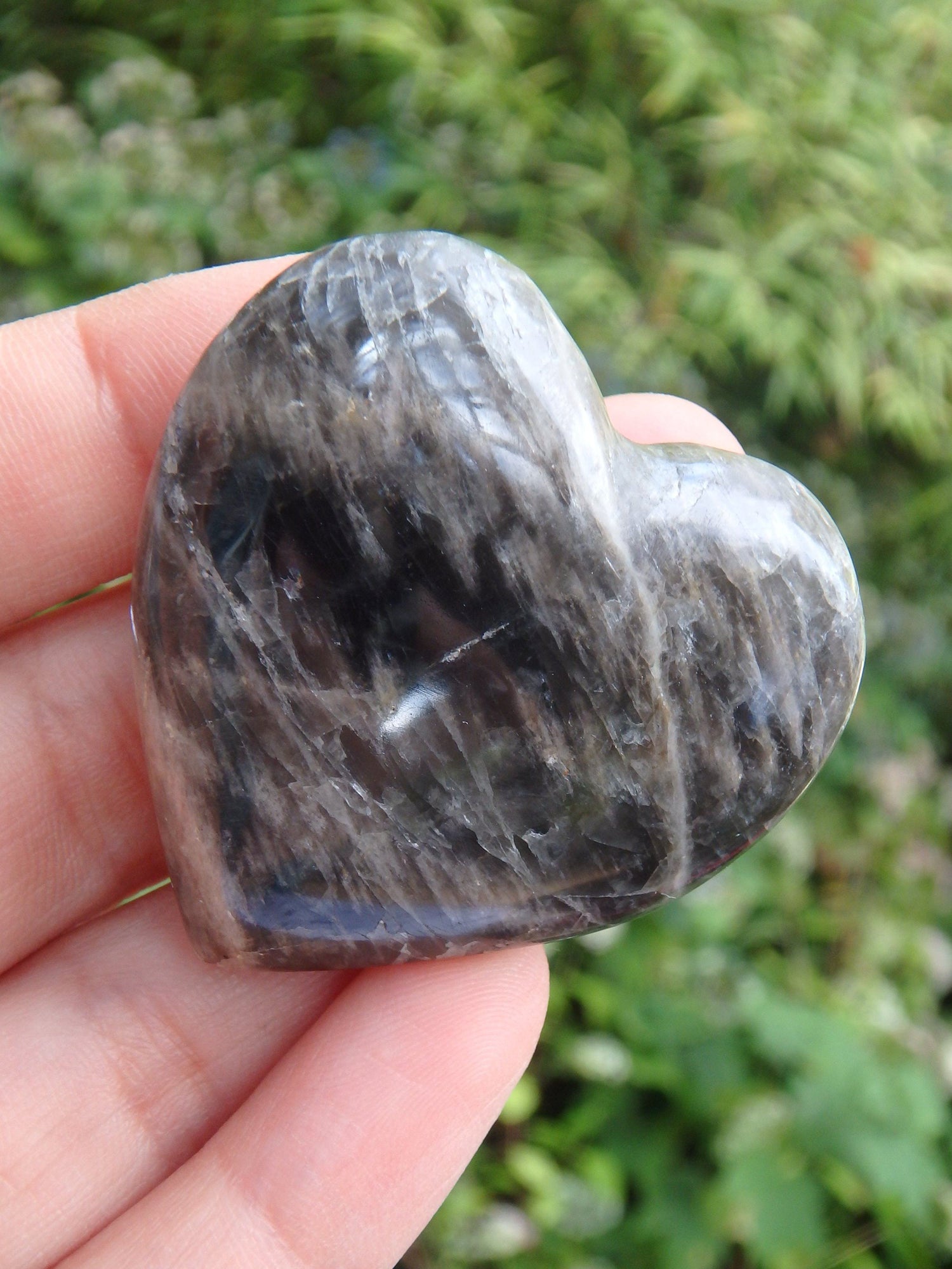  Cute Black Moonstone Hand Held Heart Carving