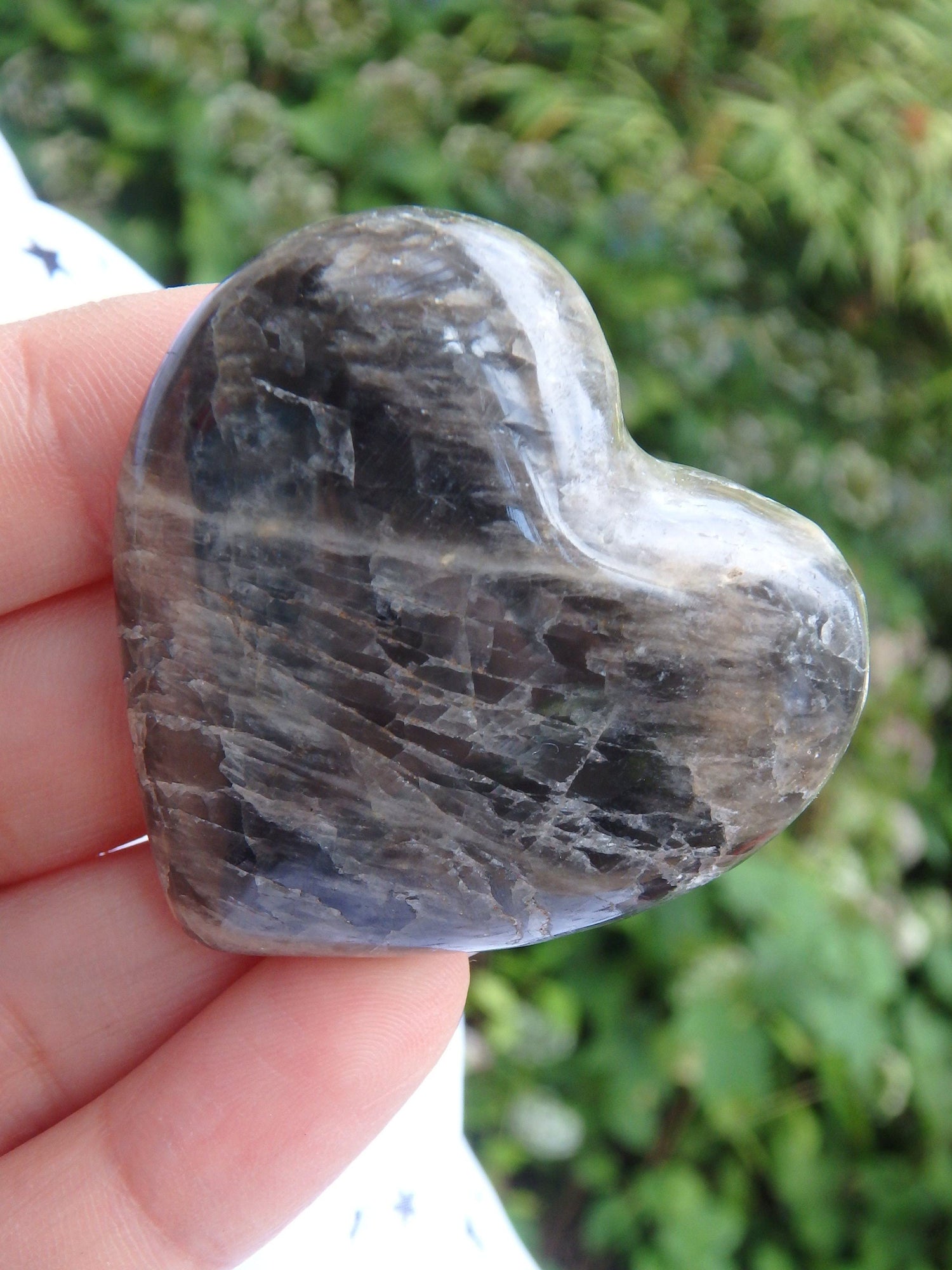  Cute Black Moonstone Hand Held Heart Carving