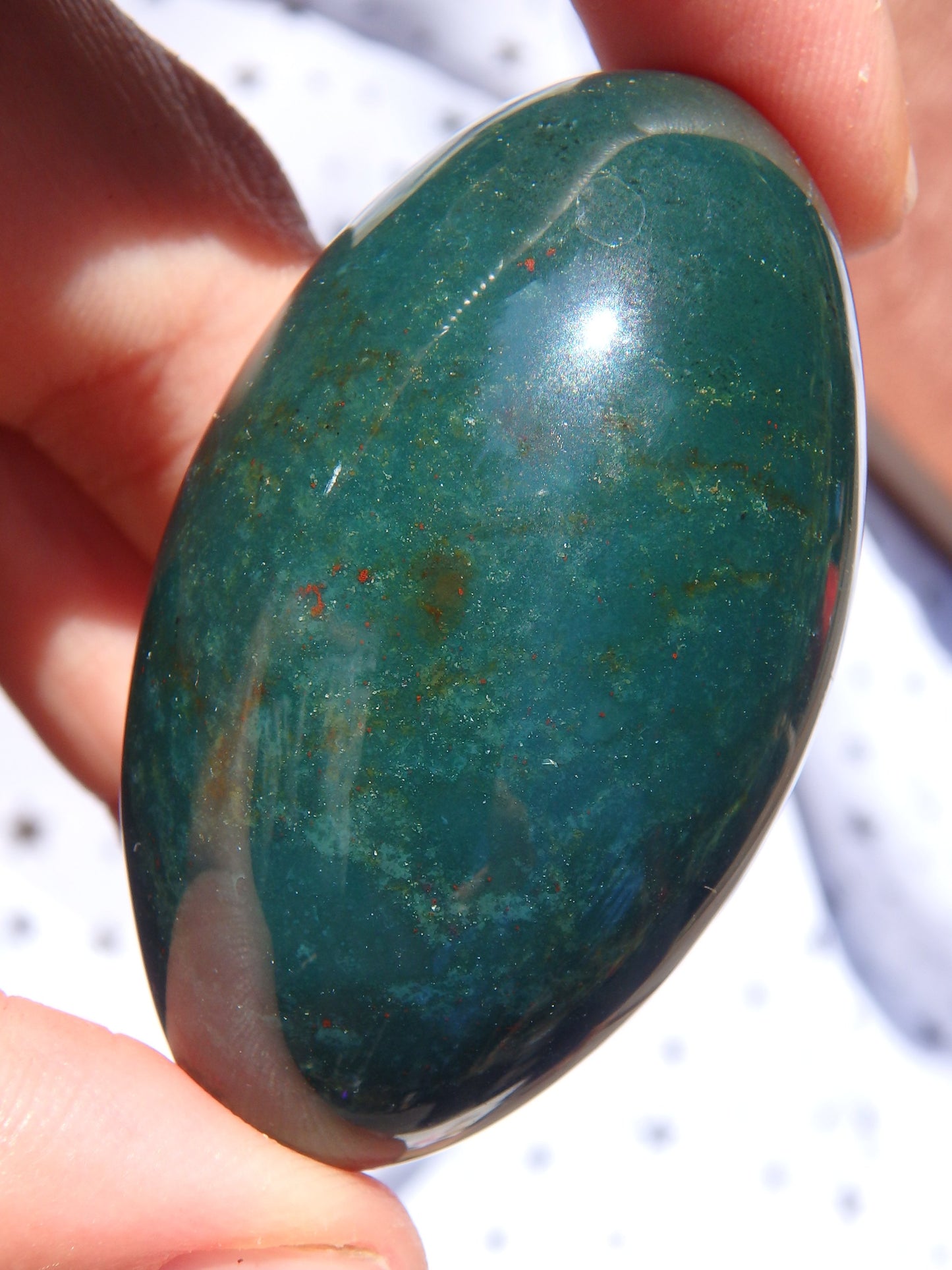 Shiny Deep Green & Red Speckled Bloodstone Egg Carving 3 - Metiz Tier Price