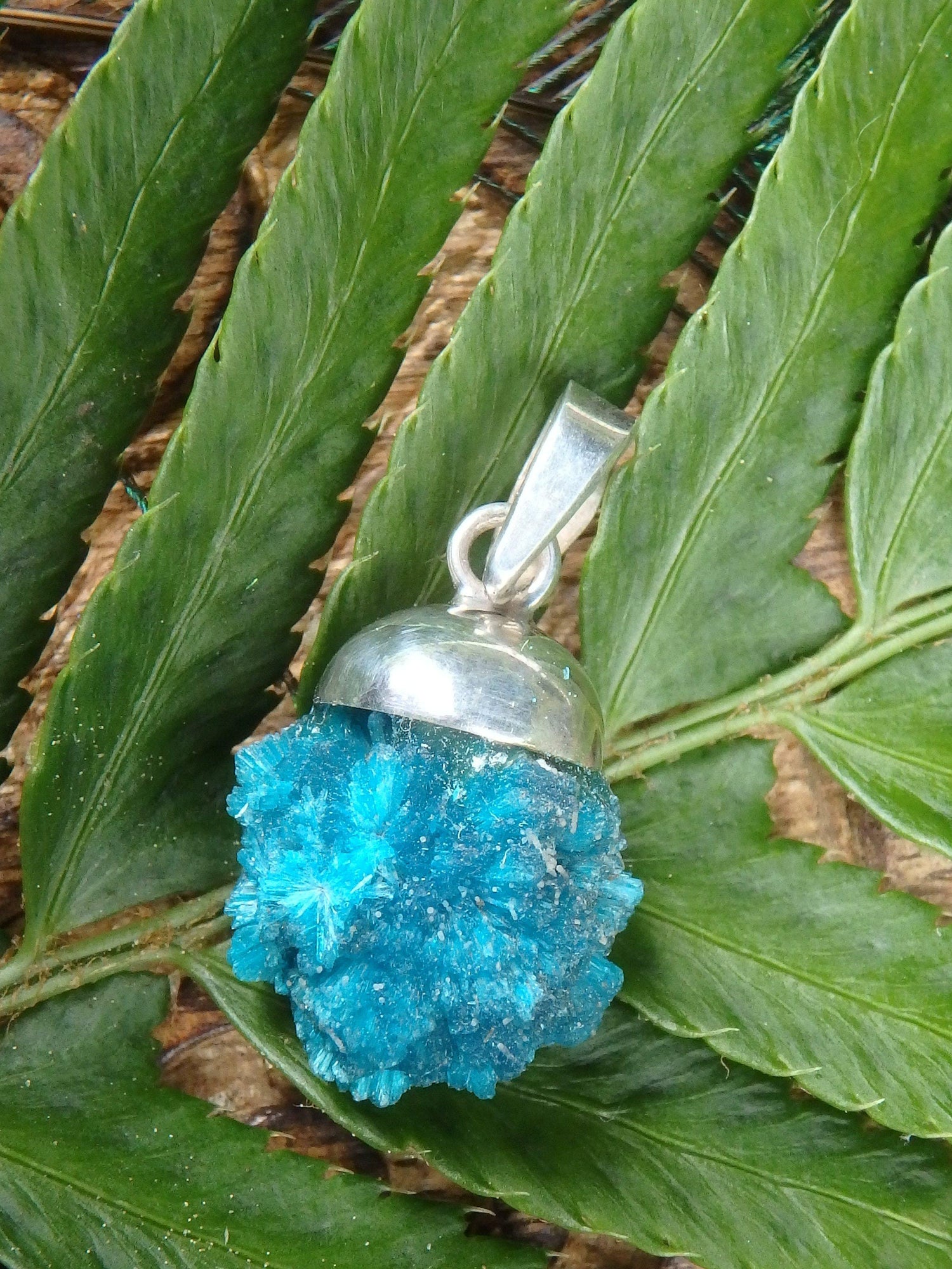  Electric Blue Floating Raw Cavansite From India Pendant In Sterling Silver (Includes Silver Chain)
