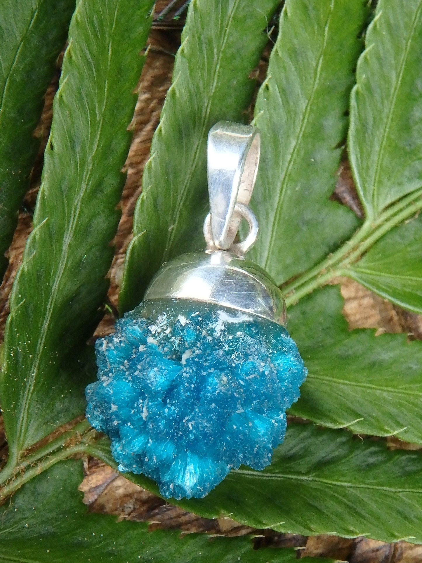  Electric Blue Floating Raw Cavansite From India Pendant In Sterling Silver (Includes Silver Chain)