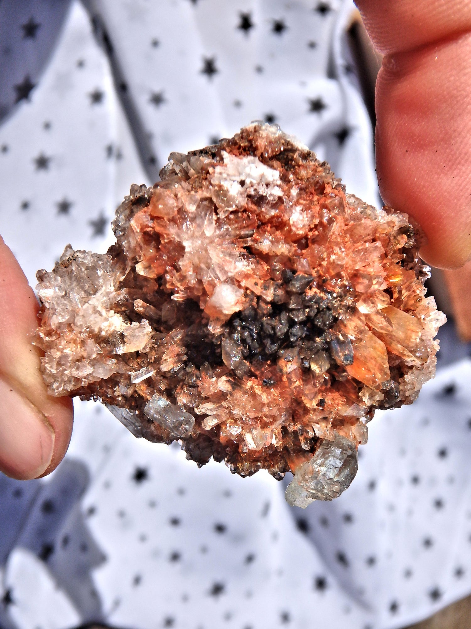 Sparkling Orange & Black Natural Creedite With Fluorite Inclusions from Mexico - Metiz Tier Price