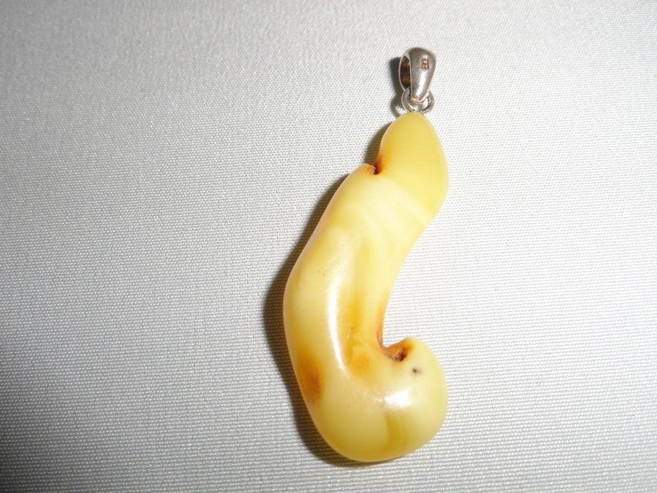  BALTIC AMBER BUTTERSCOTCH  PENDANT~ CALMS NERVES, INCREASES CONFIDENCE & MENTAL CLARITY*