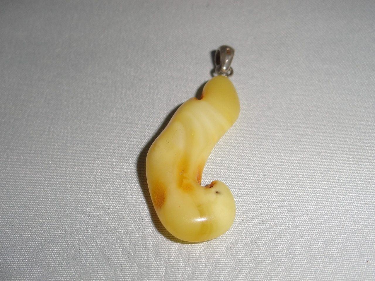  BALTIC AMBER BUTTERSCOTCH  PENDANT~ CALMS NERVES, INCREASES CONFIDENCE & MENTAL CLARITY*
