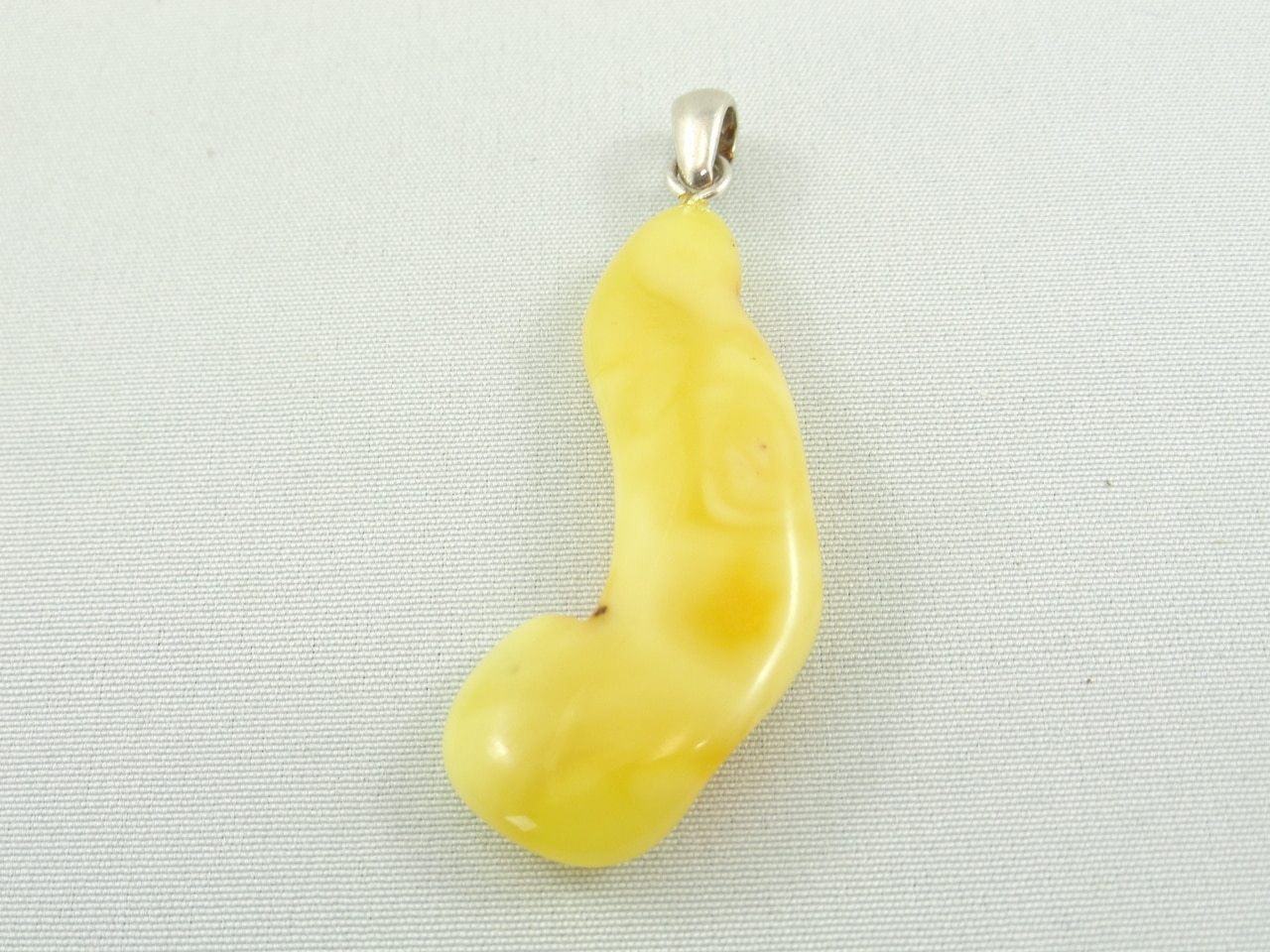  BALTIC AMBER BUTTERSCOTCH  PENDANT~ CALMS NERVES, INCREASES CONFIDENCE & MENTAL CLARITY*