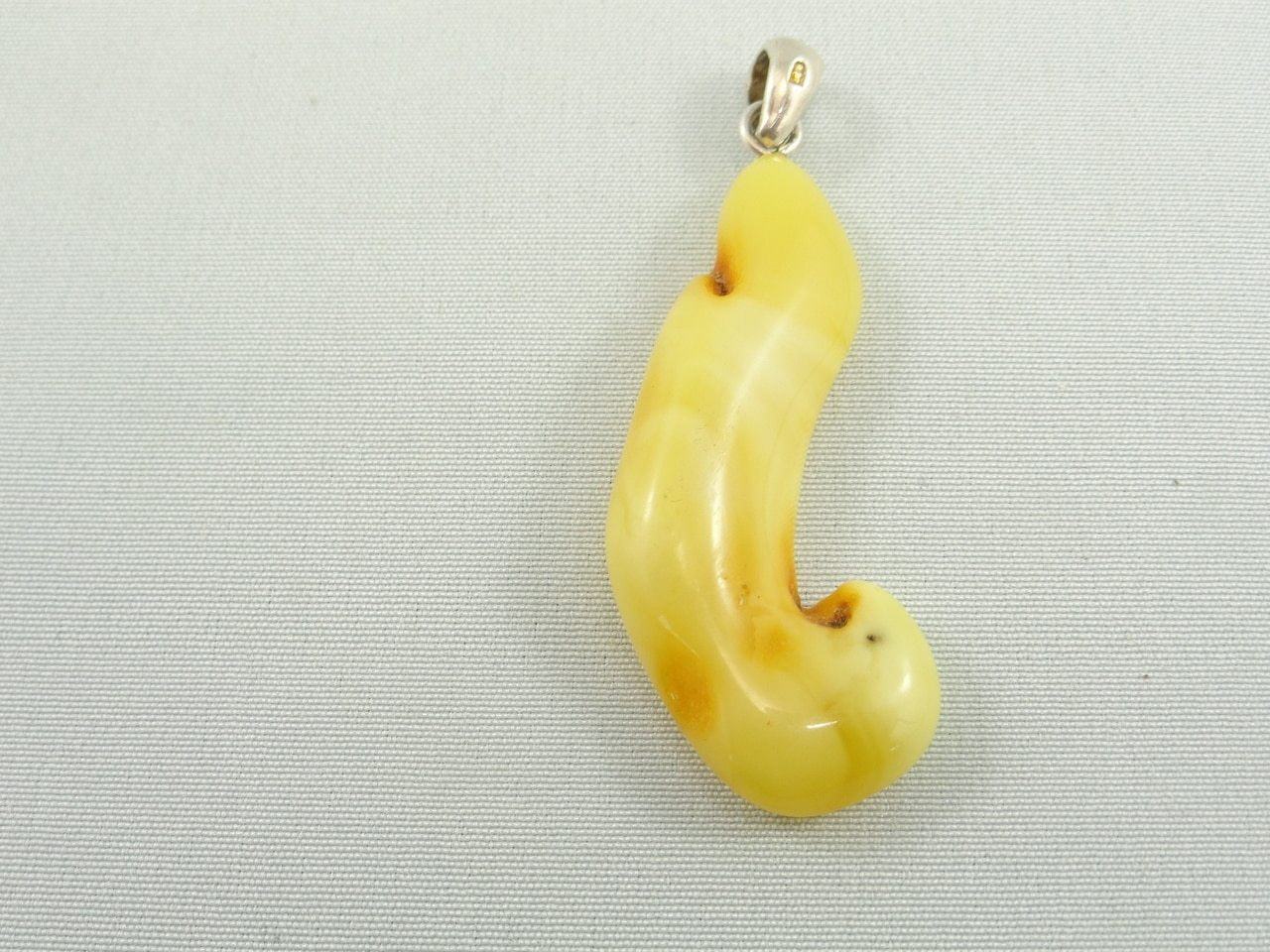  BALTIC AMBER BUTTERSCOTCH  PENDANT~ CALMS NERVES, INCREASES CONFIDENCE & MENTAL CLARITY*