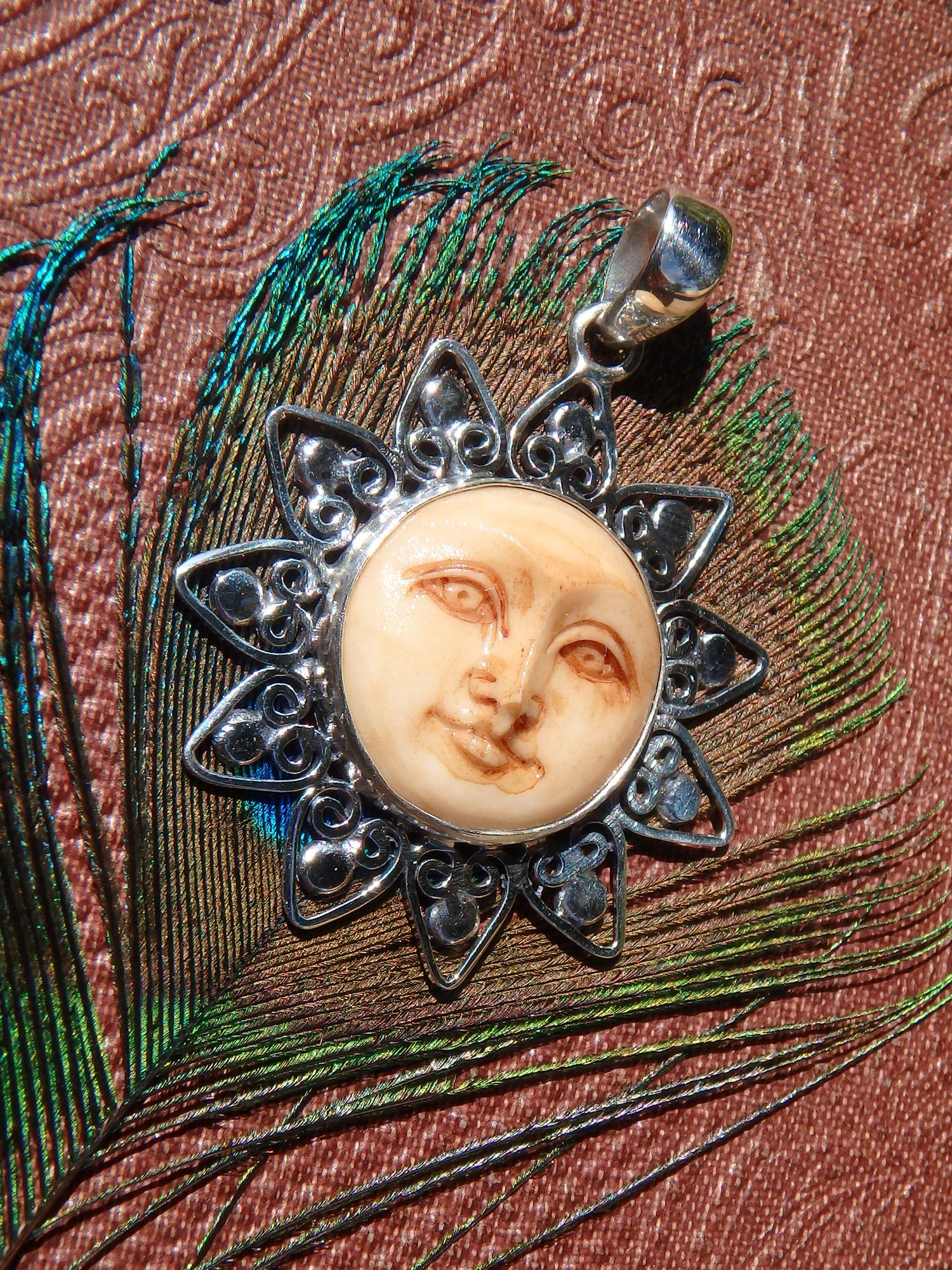  Goddess Sun Bone  Pendant in Sterling Silver (Includes Silver Chain)1 Default Title - Earth Family Crystals