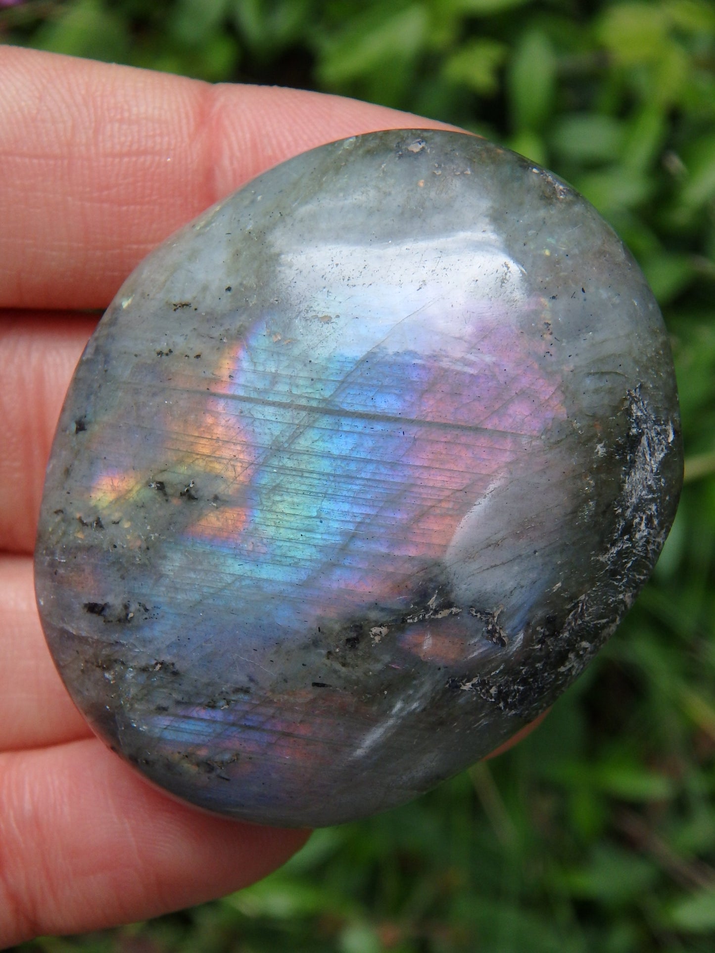 Incredible Rainbow Flash & Blushing Hot Pink Labradorite Palm Stone - Metiz Tier Price