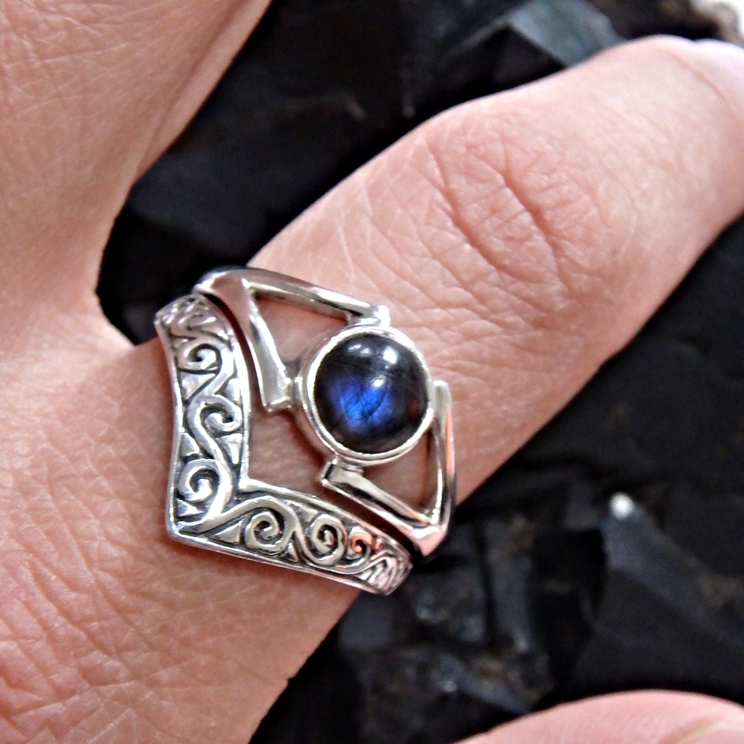  Elegant Deep Blue Labradorite Gemstone Ring in Sterling Silver (Size 9)