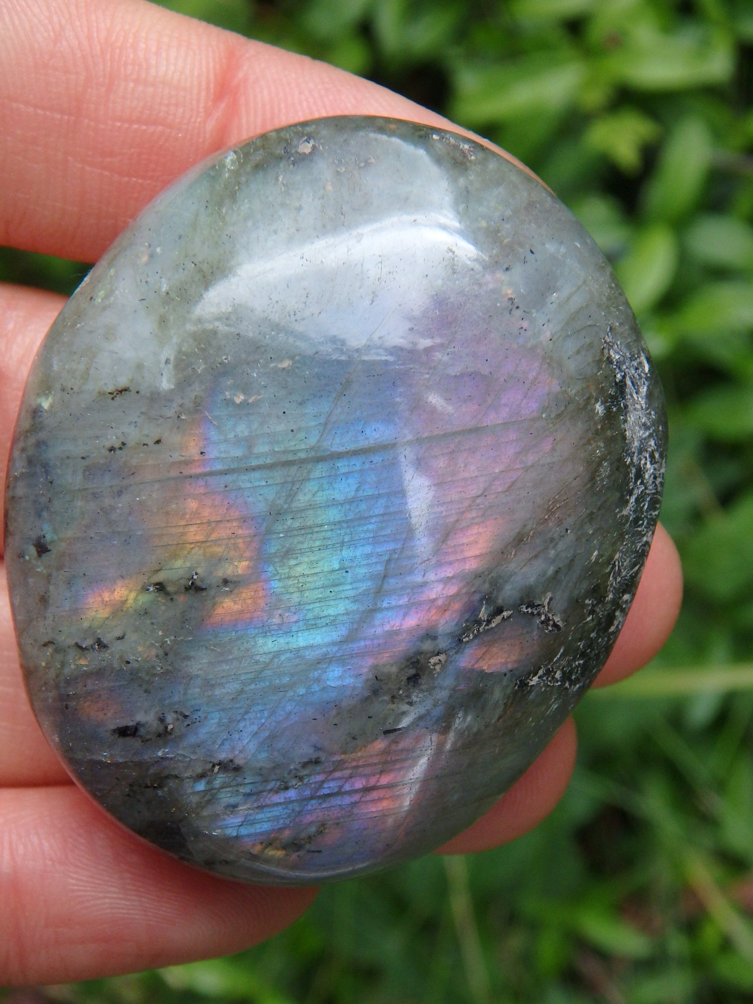 Incredible Rainbow Flash & Blushing Hot Pink Labradorite Palm Stone - Metiz Tier Price