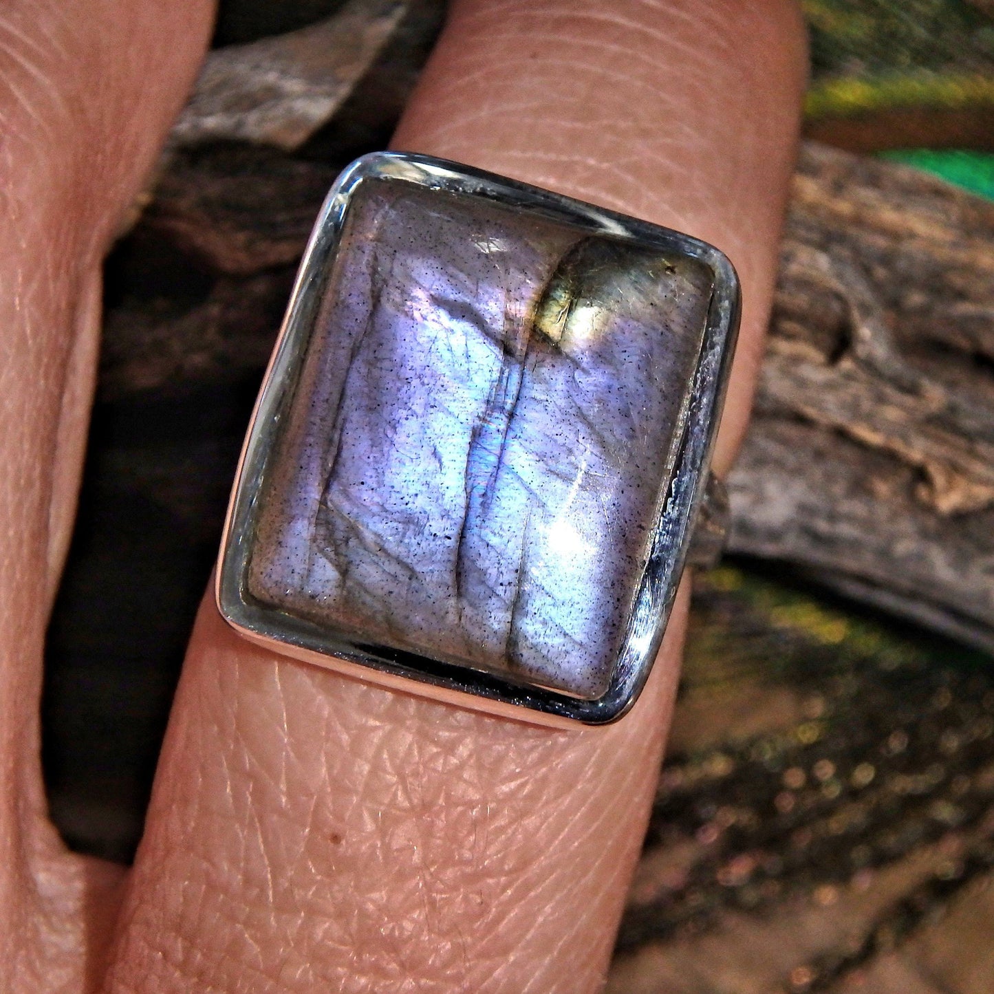  Beauitful Rare Purple Flash Labradorite Ring in Sterling Silver (Size 7)