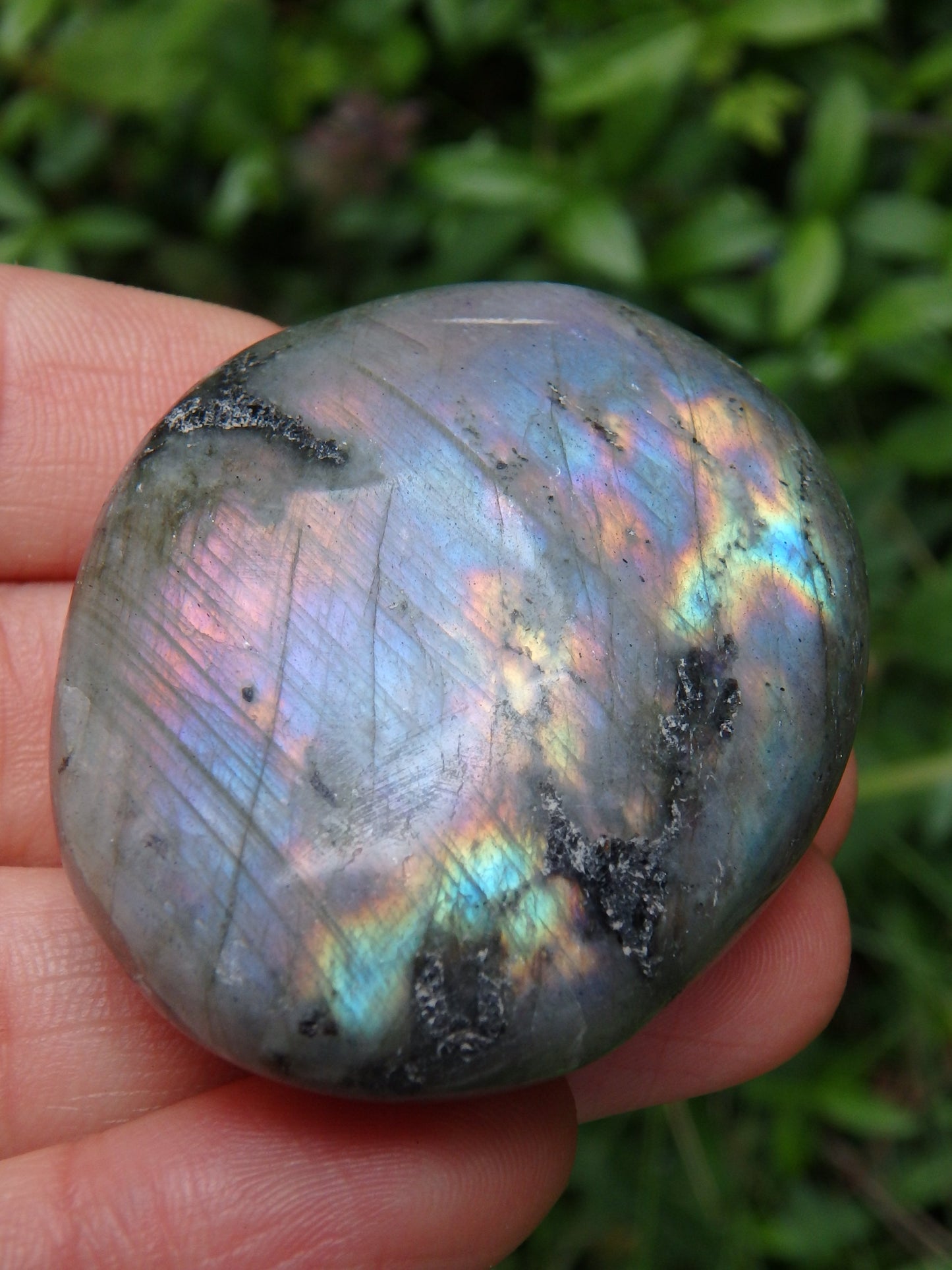 Incredible Rainbow Flash & Blushing Hot Pink Labradorite Palm Stone - Metiz Tier Price