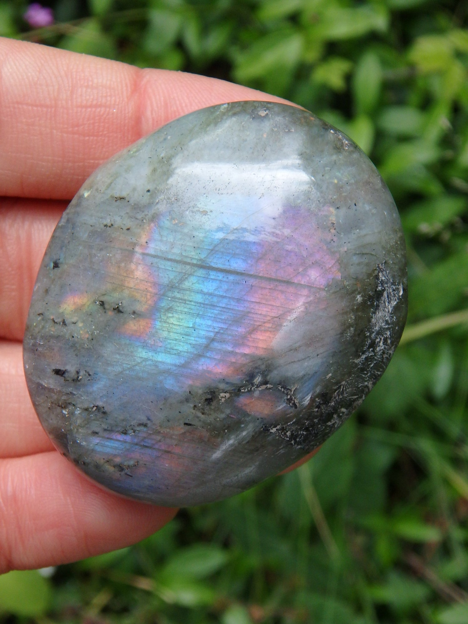 Incredible Rainbow Flash & Blushing Hot Pink Labradorite Palm Stone - Metiz Tier Price
