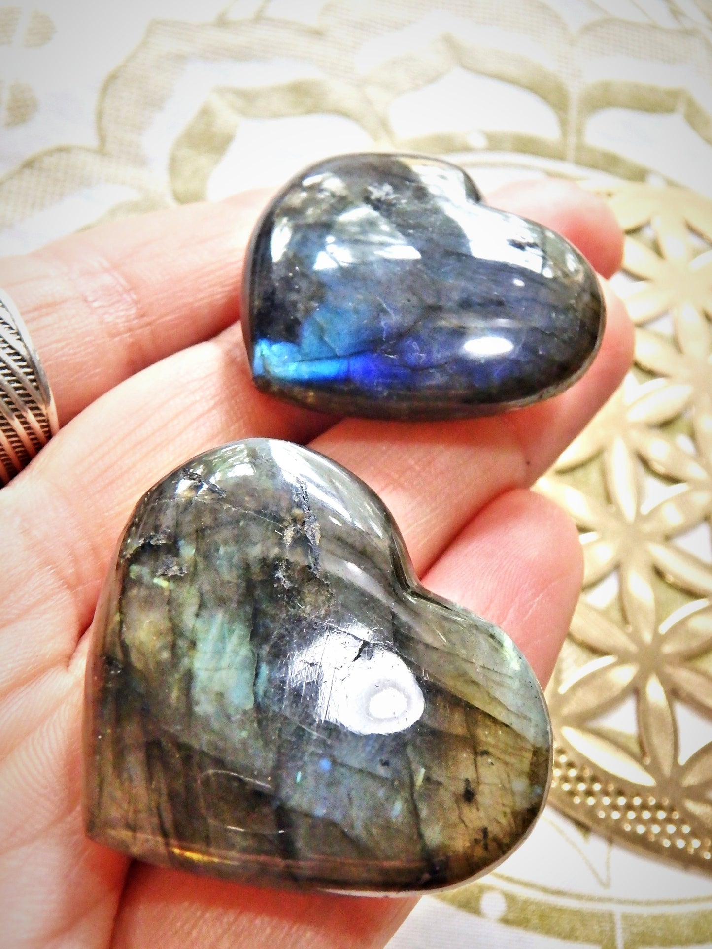 Set of 2-Adorable Hand Held Labradorite Love Hearts With Pretty Flashes - Metiz Tier Price