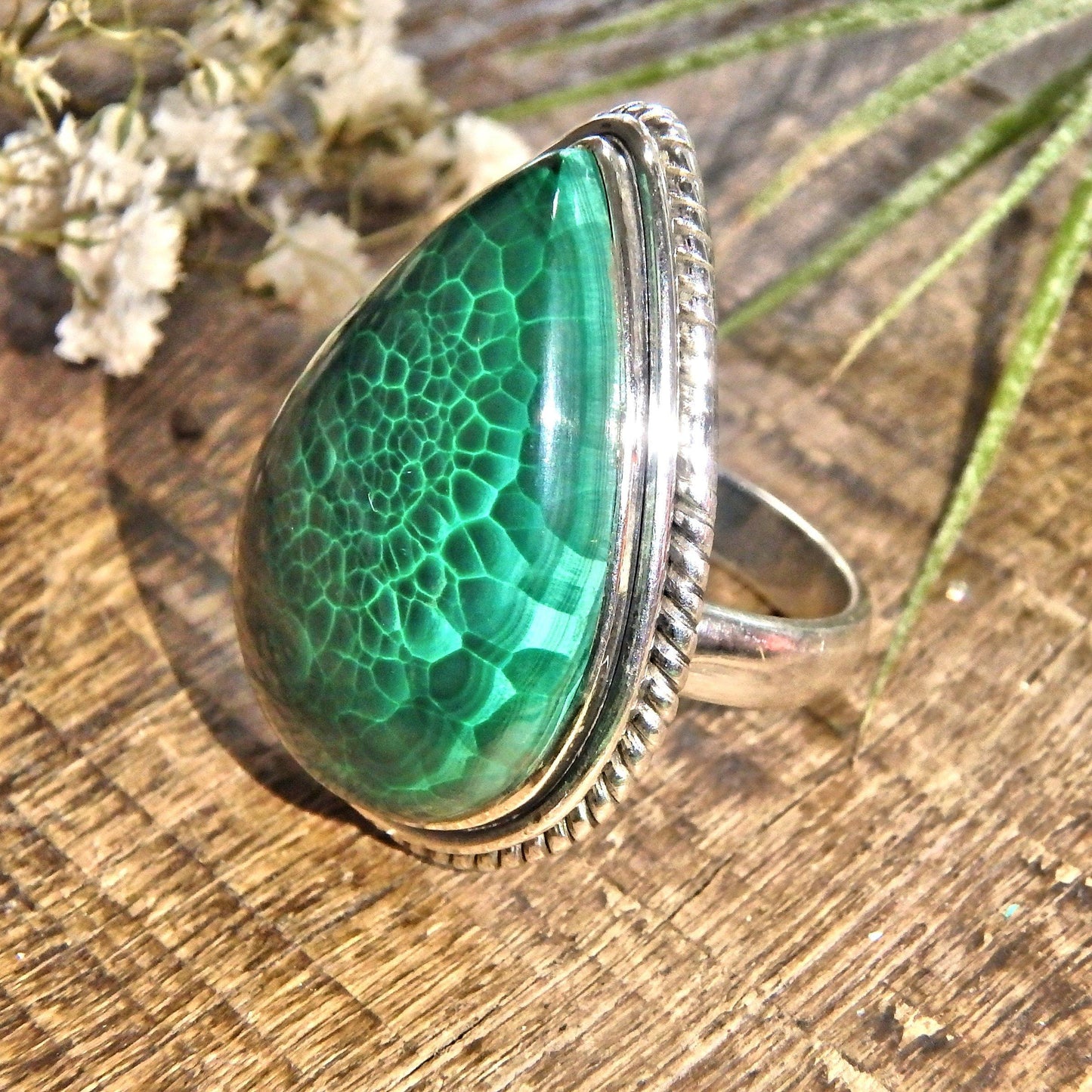  Delightful Green Patterns Malachite Sterling Silver Ring (Size 6)