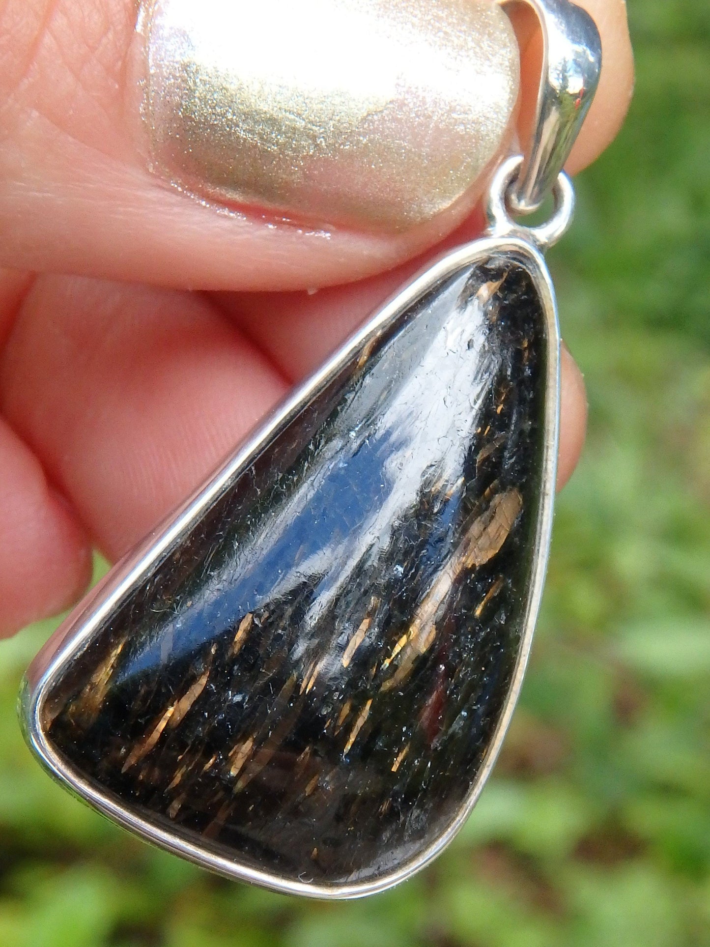  Brilliant Golden Flashes Nuummite From Greenland Pendant in Sterling Silver (Includes Silver Chain) 1