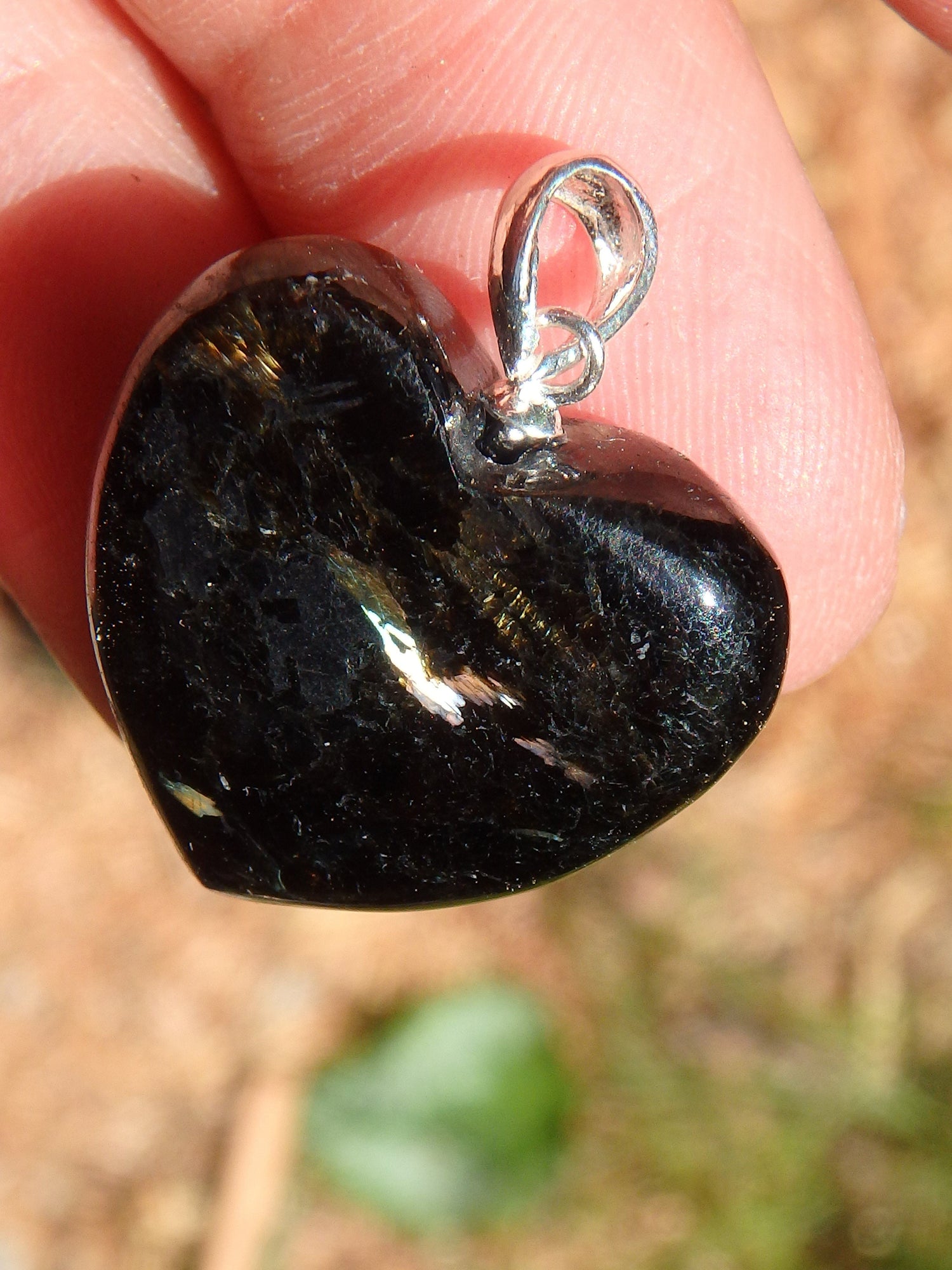  Adorable Heart Greenland Nuummite Pendant in Sterling Silver (Includes Silver Chain)