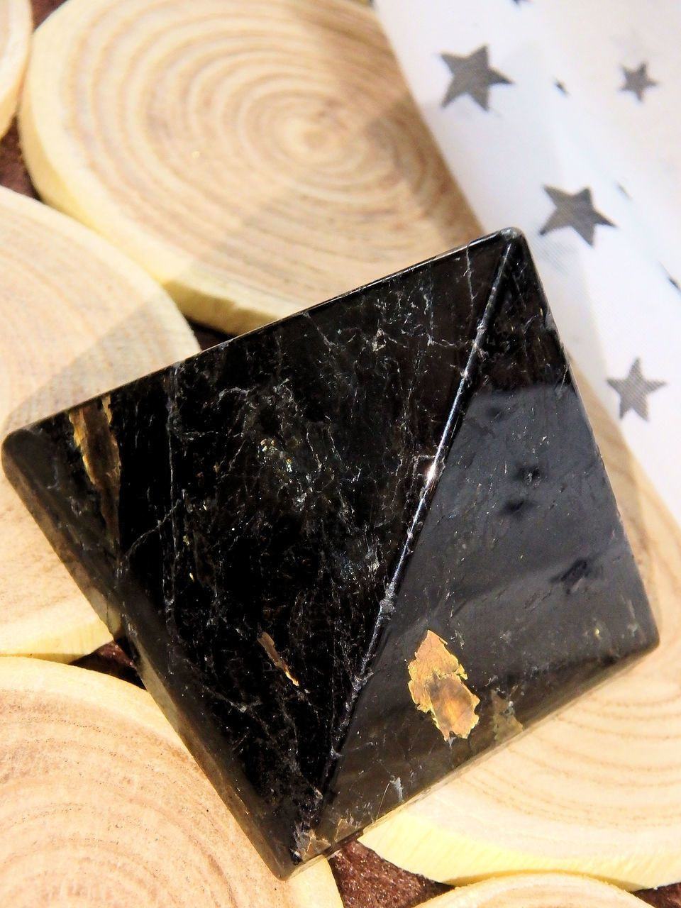  Brilliant Gold Flashes of Color Greenland Nuummite Pyramid