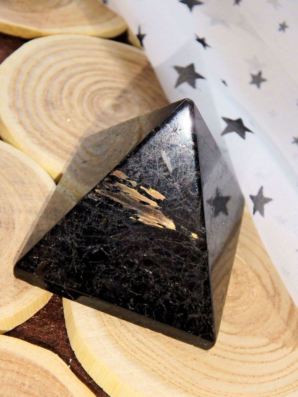  Brilliant Gold Flashes of Color Greenland Nuummite Pyramid