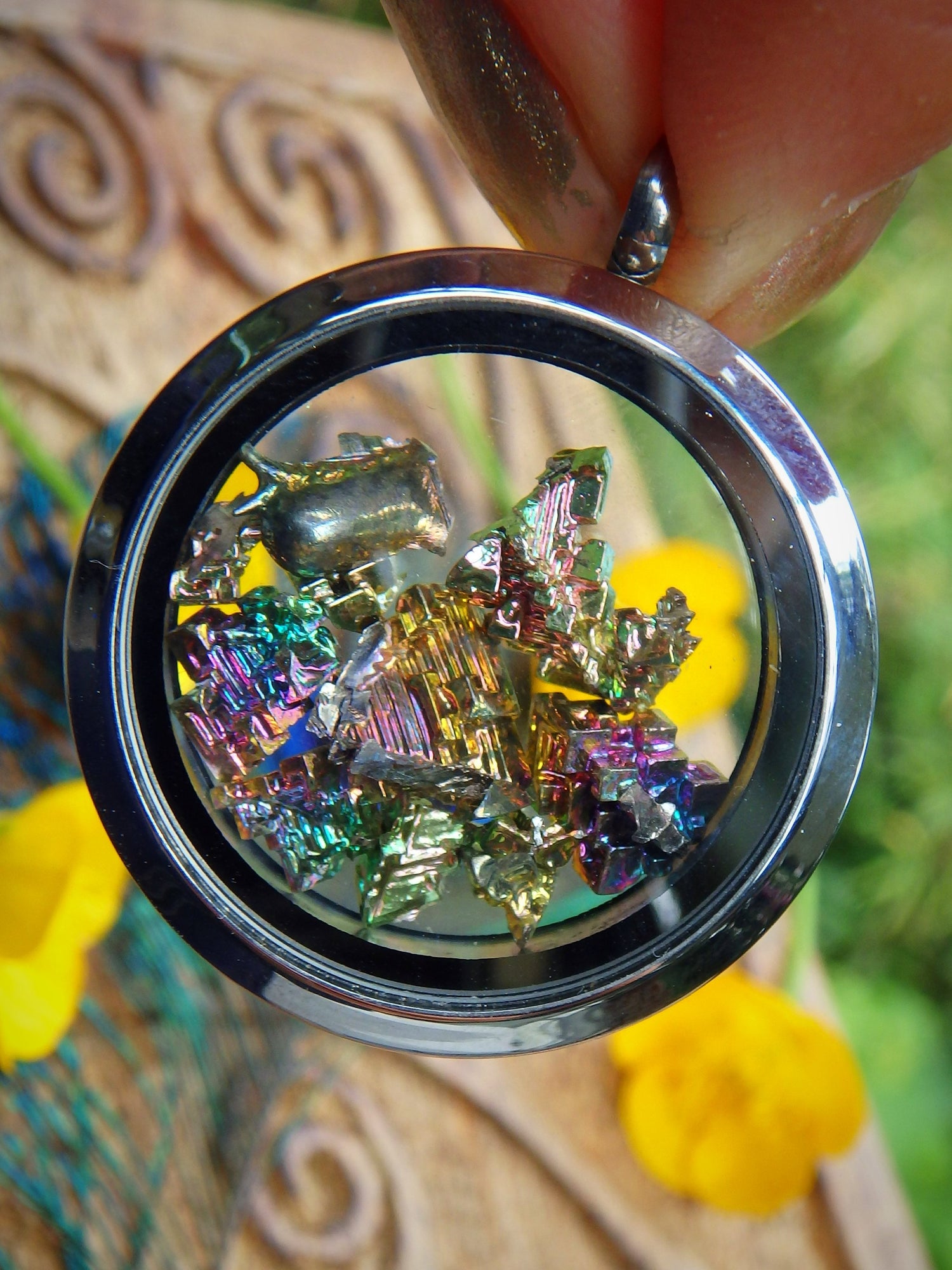 Rainbow Bismuth Floating in Locket Style Stainless Steel Pendant (Includes Silver Chain) - Metiz Tier Price