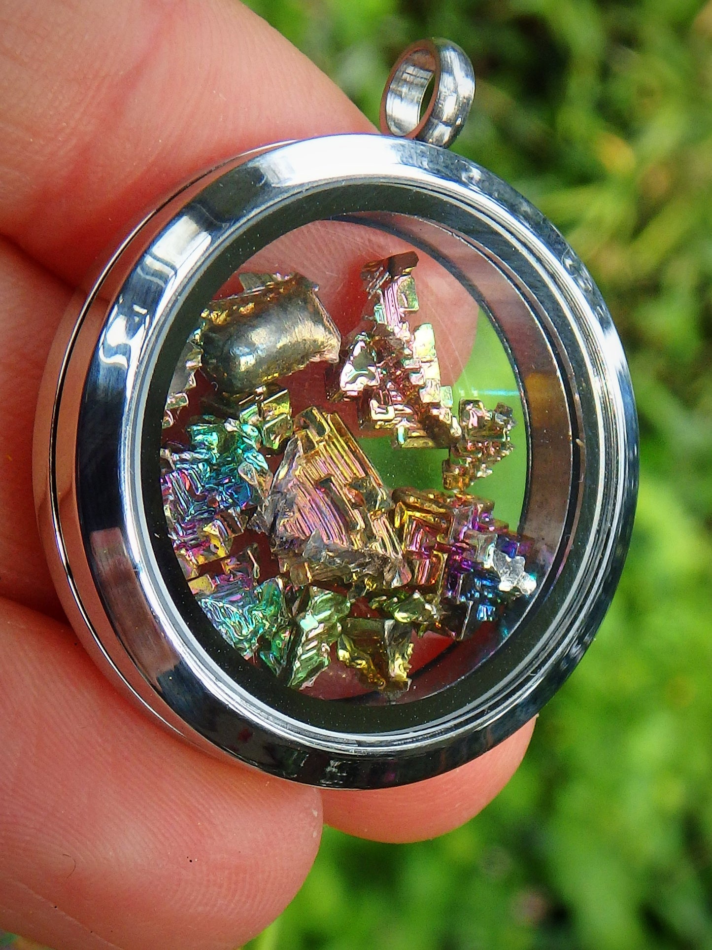 Rainbow Bismuth Floating in Locket Style Stainless Steel Pendant (Includes Silver Chain) - Metiz Tier Price