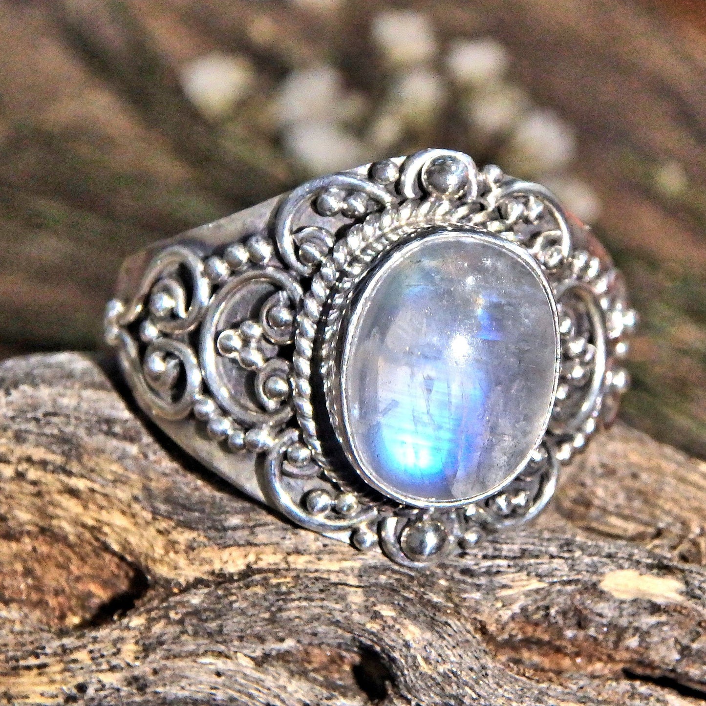  Elegant Design Blue Flashes Rainbow Moonstone Ring in Sterling Silver (Size 10)
