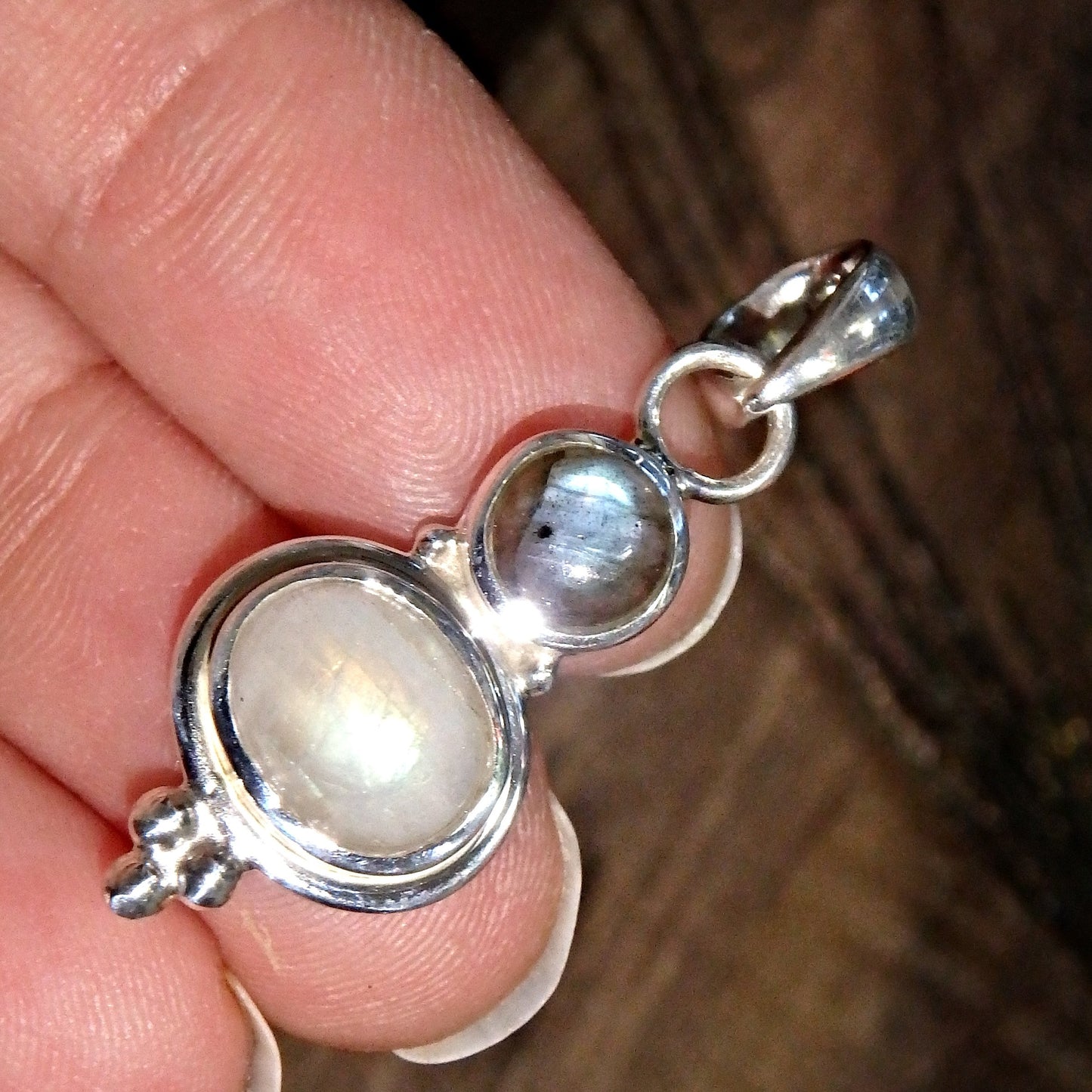 Pretty Dainty Rainbow Moonstone & Labradorite Pendant in Sterling Silver (Includes Silver Chain) 1