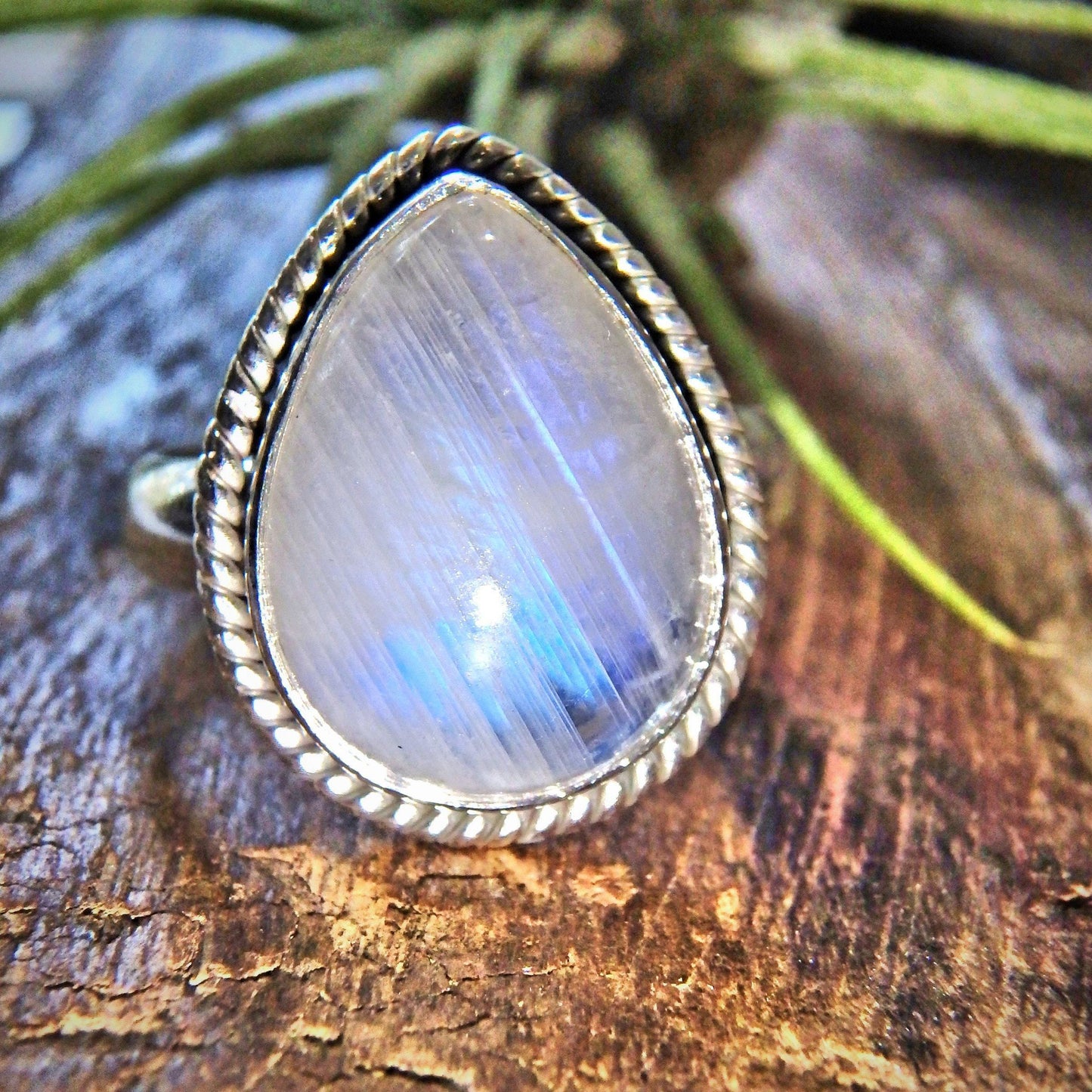  Blue Flashes Rainbow Moonstone Sterling Silver Ring (Size 8)