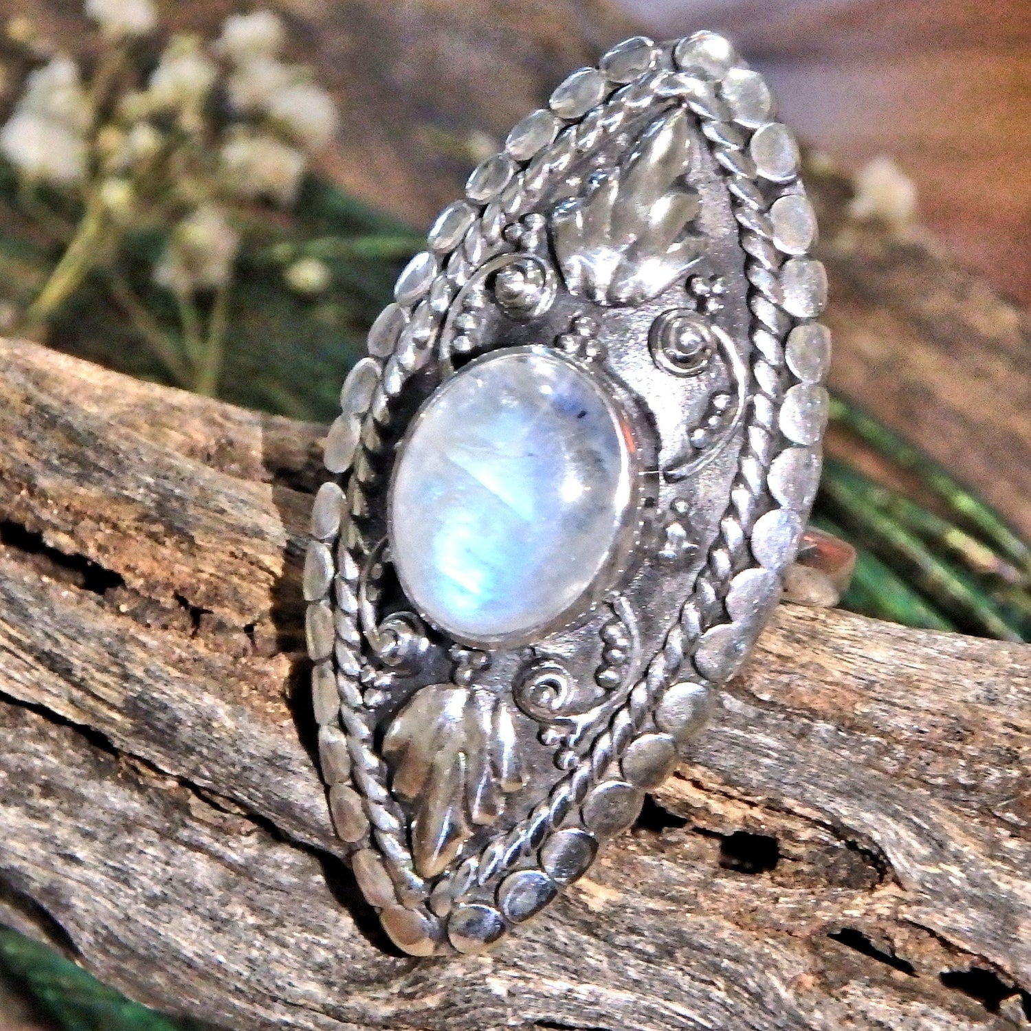  Elegant Design Blue Flashes Rainbow Moonstone Ring in Sterling Silver (Size 7)