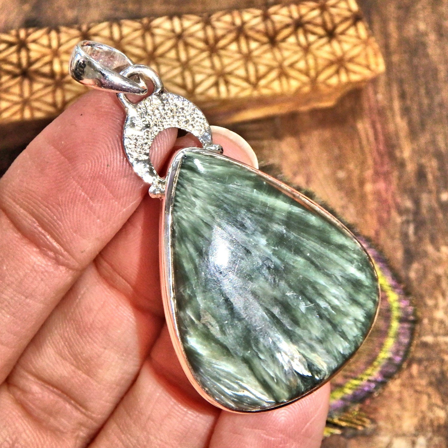  Billowy Silver Patterns Seraphinite  Pendant in Sterling Silver (Includes Silver Chain)