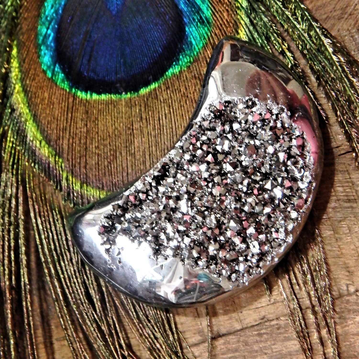  Adorable Druzy Sparkle Silver Aura Quartz & Agate Geode Crescent Moon Carving