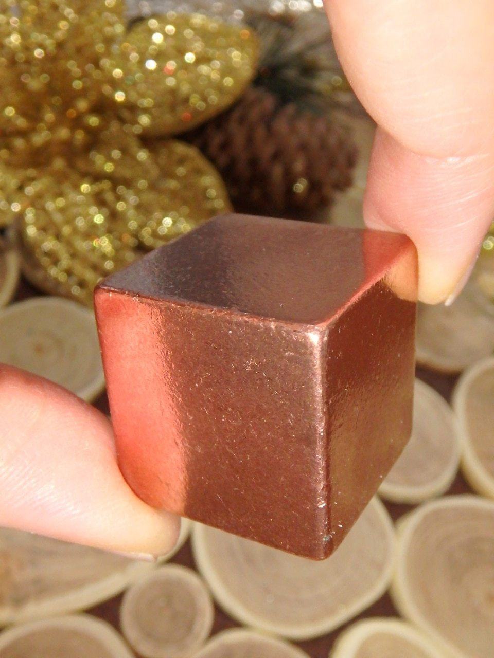  Dense & Shiny Copper Cube Carving