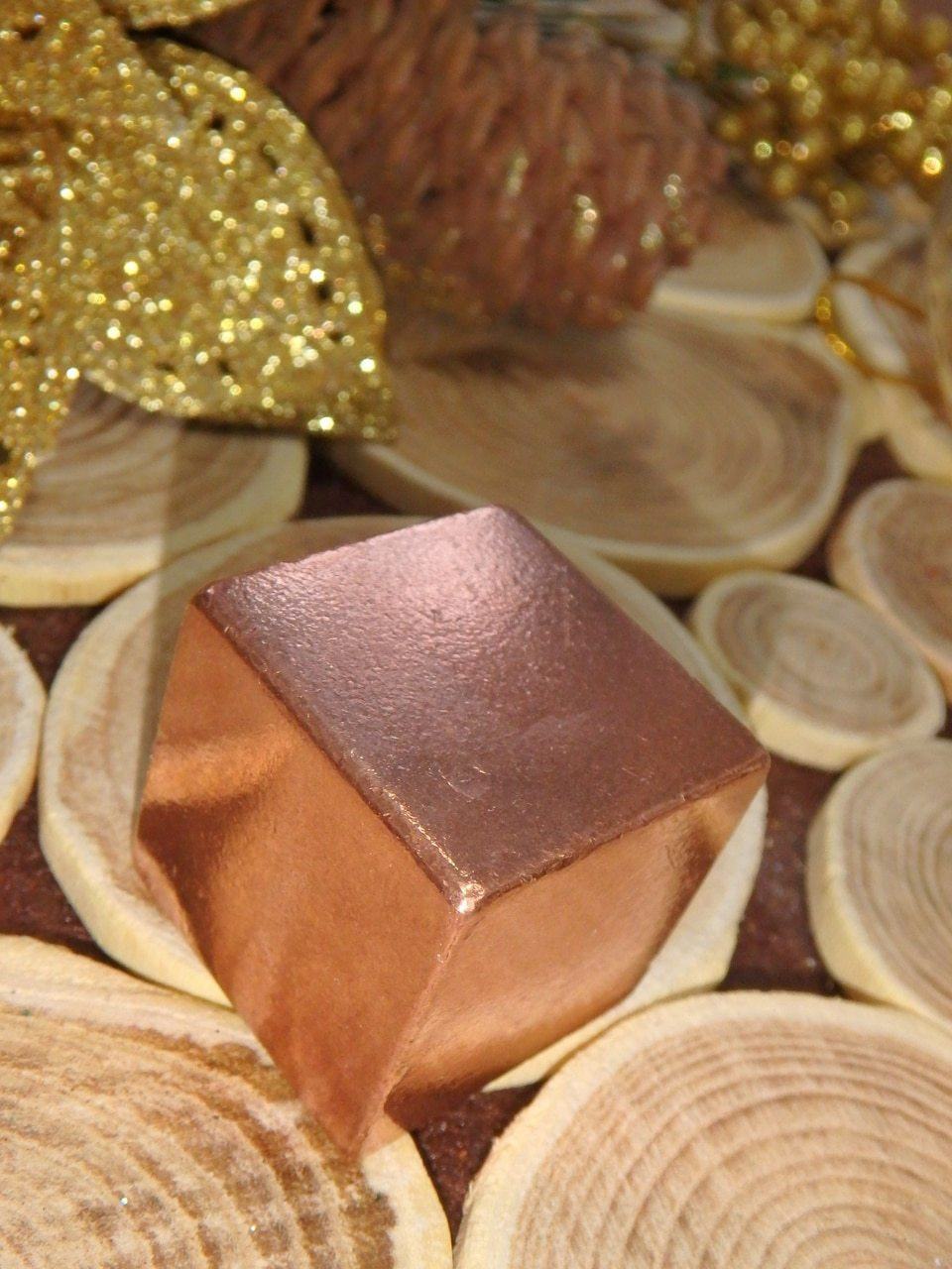  Dense & Shiny Copper Cube Carving