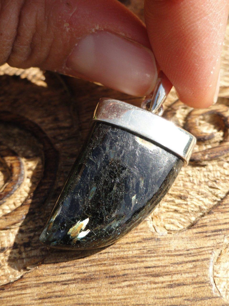 Beautiful Lightening Flash NUUMMITE Pendant In Sterling Silver* Includes Free Silver Chain