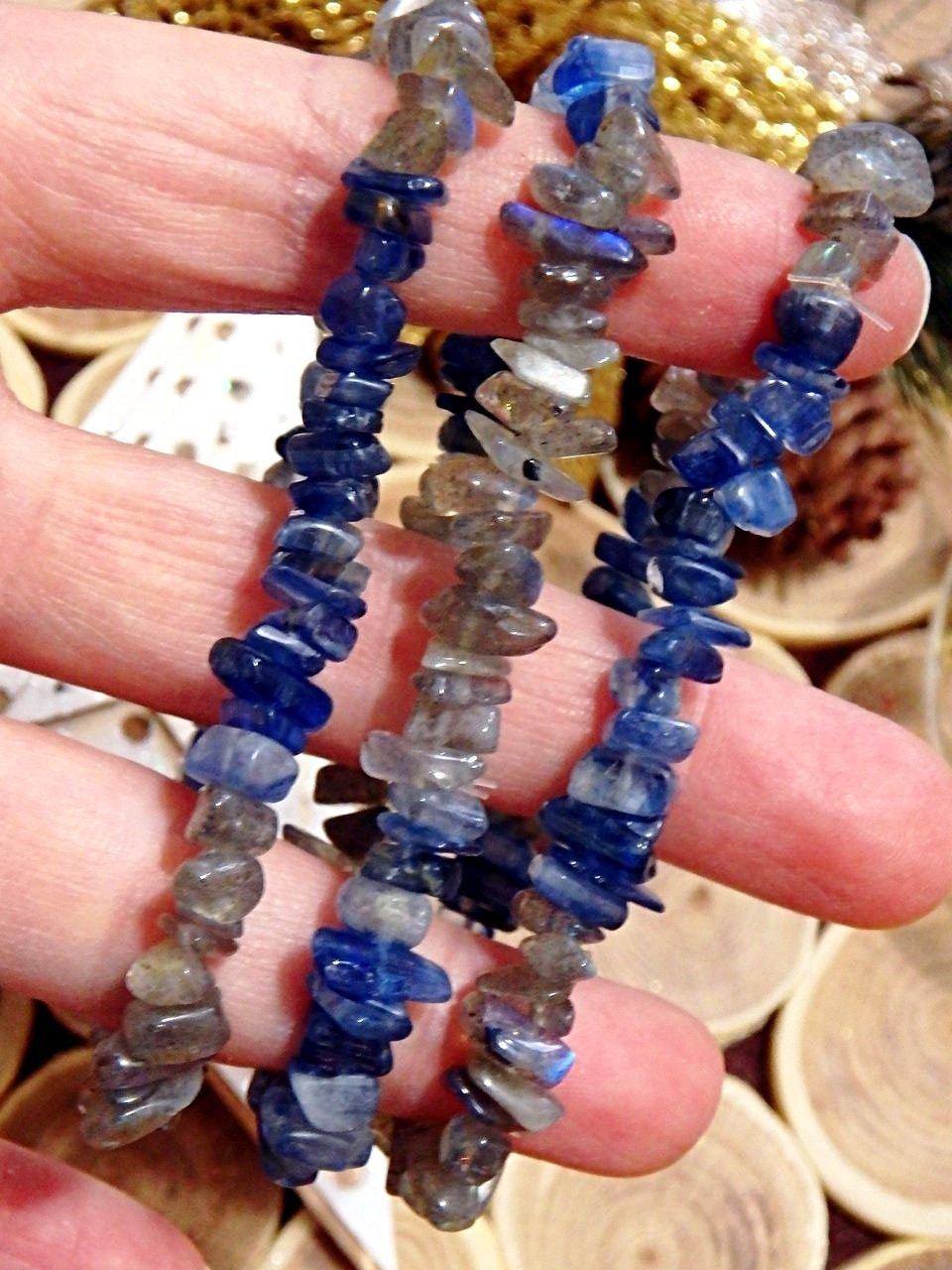  Brilliant Blue Kyanite & Labradorite Chip Bracelet
