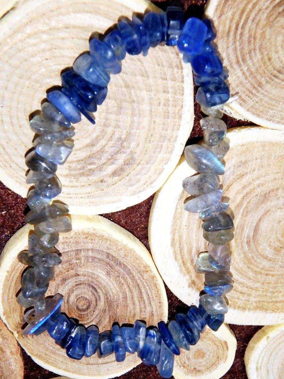  Brilliant Blue Kyanite & Labradorite Chip Bracelet